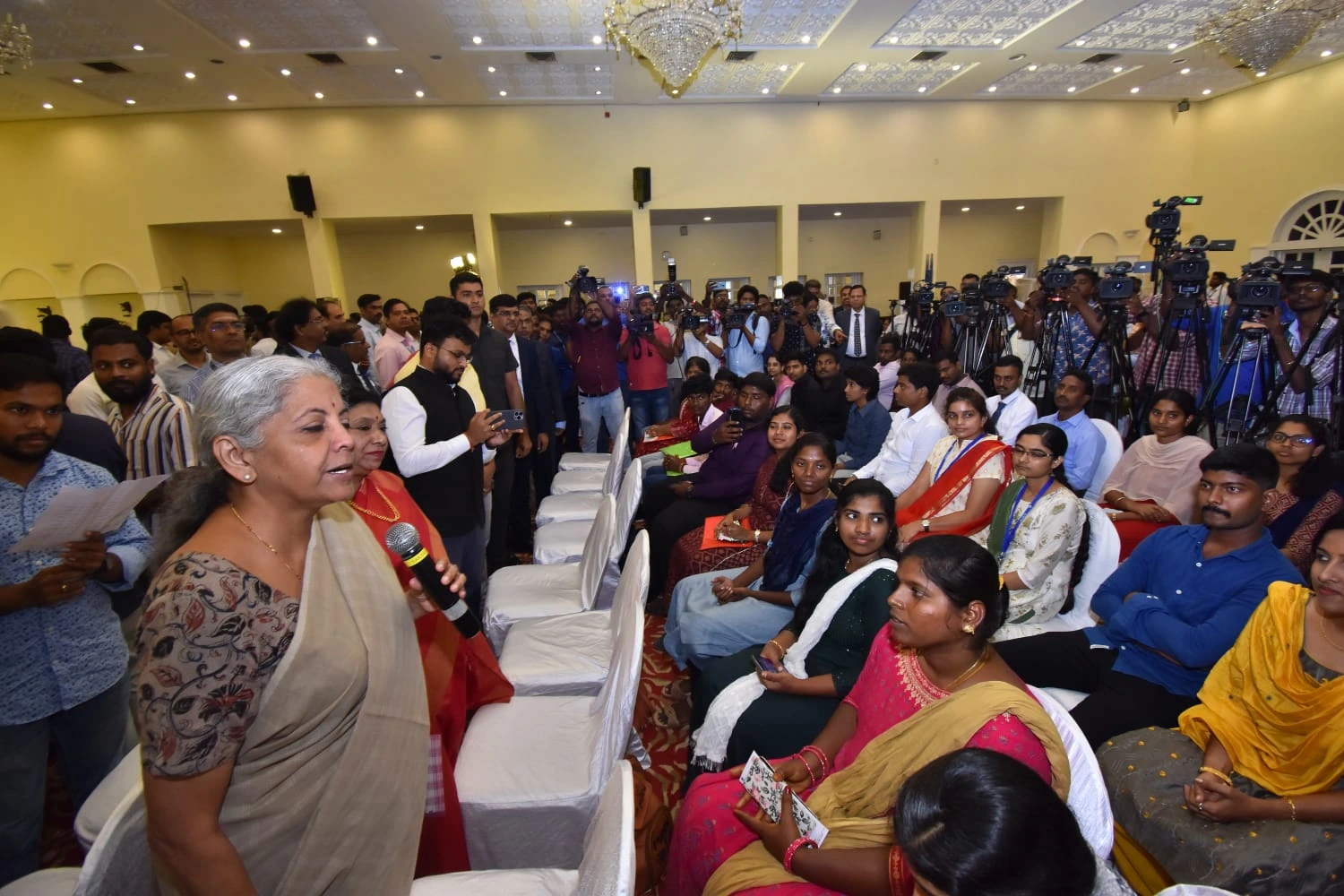 b0ca58d7-8656-4eb3-85b7-de154352079e-7