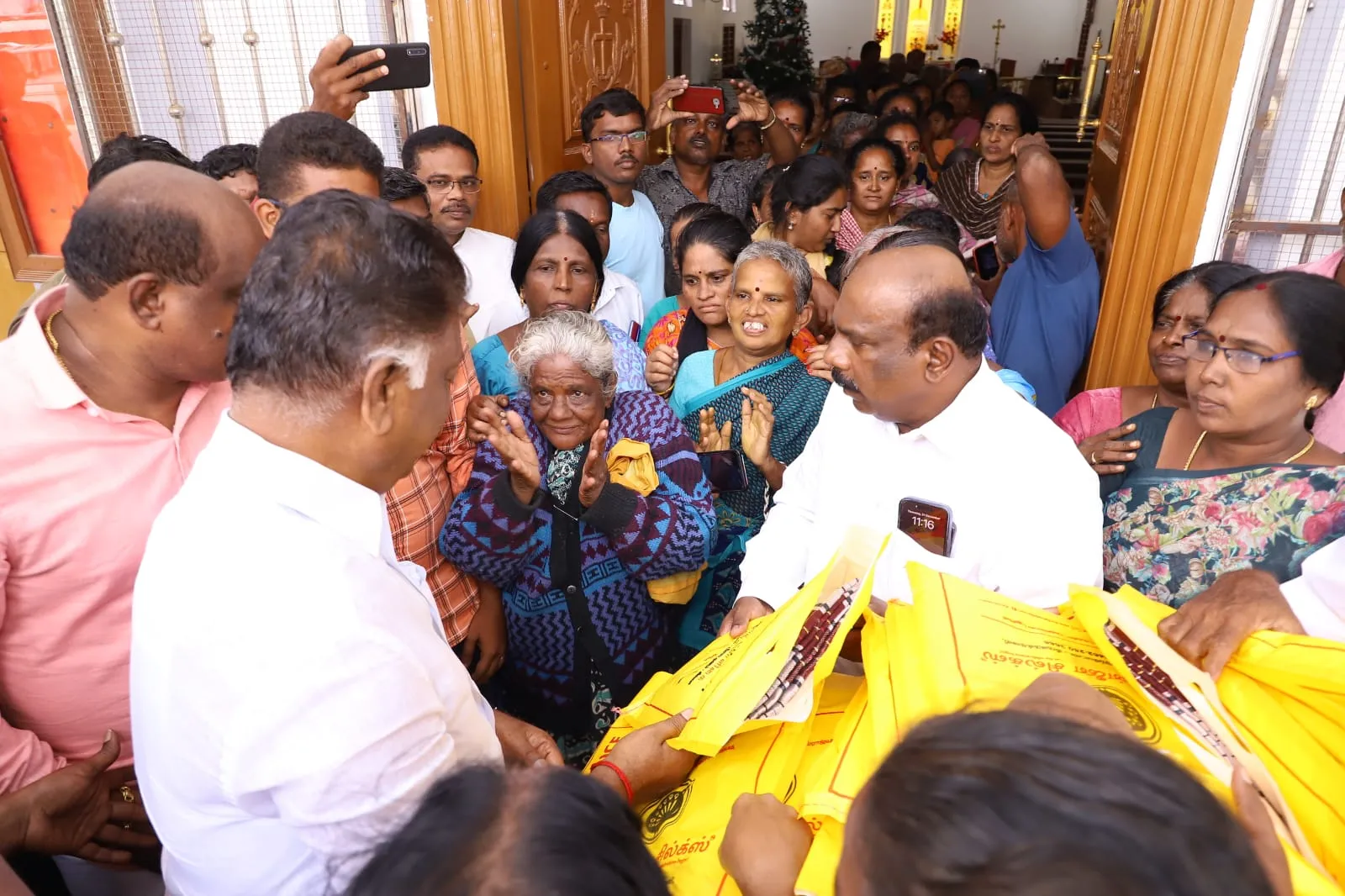 4233a30c-c385-4f41-9242-eac7a90156d9