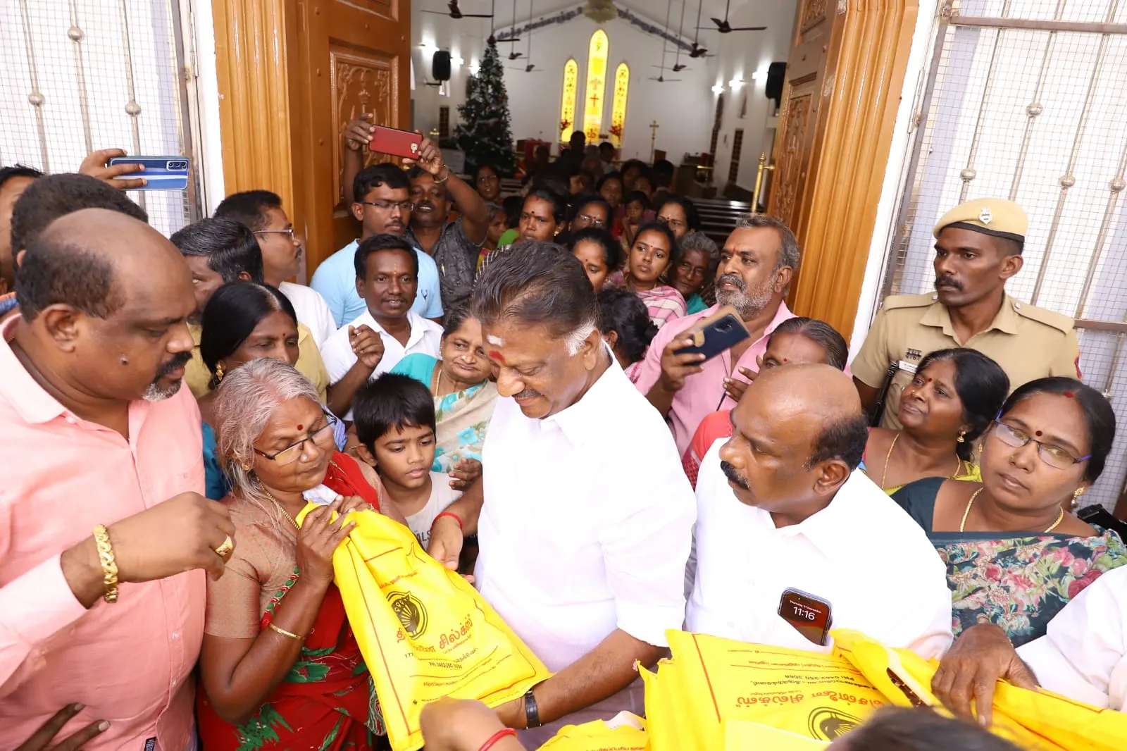 6f94c19c-1a69-437d-8ea8-51d5698d75ed