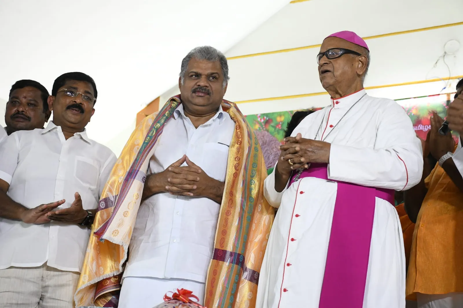 dc1f9586-5a4d-44d2-8d6b-bd6f1970a5fa