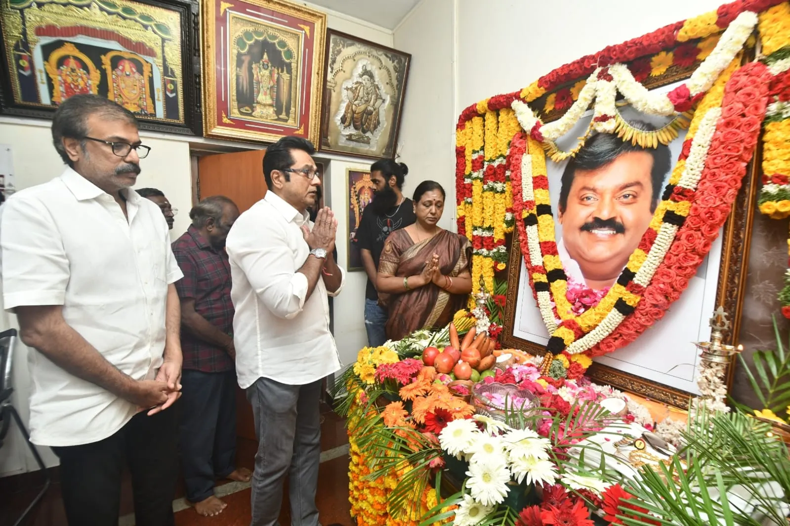 cb2eca68-e09a-456d-8957-002c2970af13