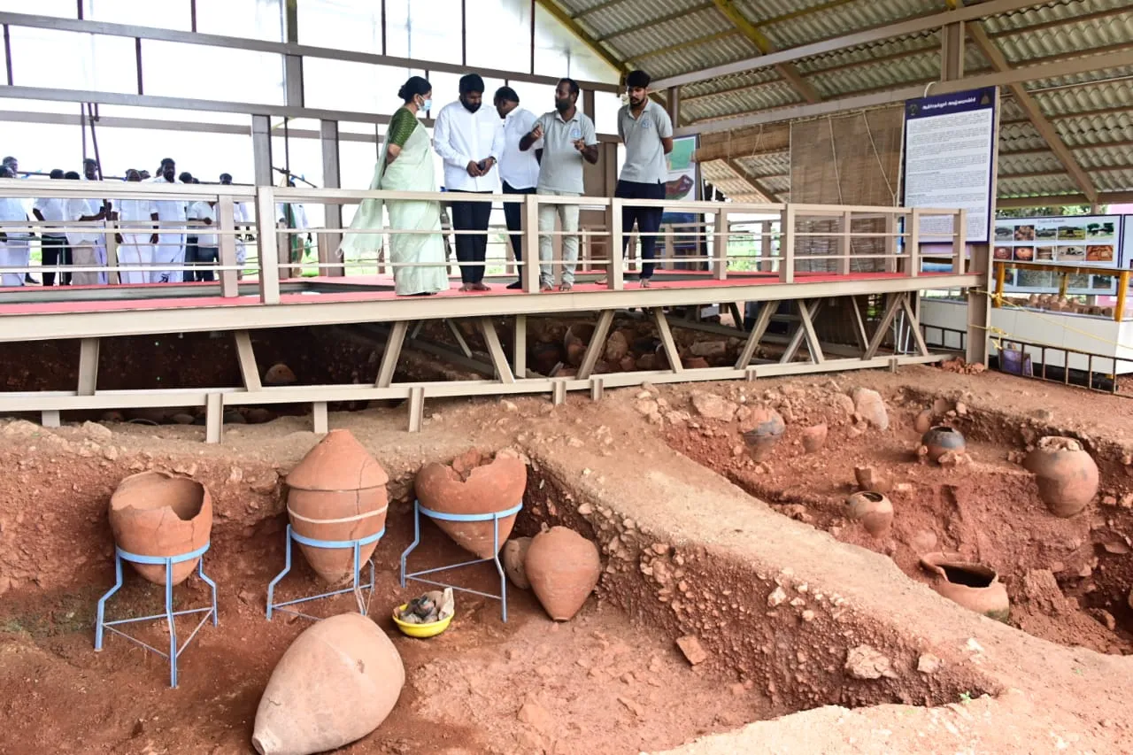 dcae567b-6263-47e3-ab6e-6680f9de8382